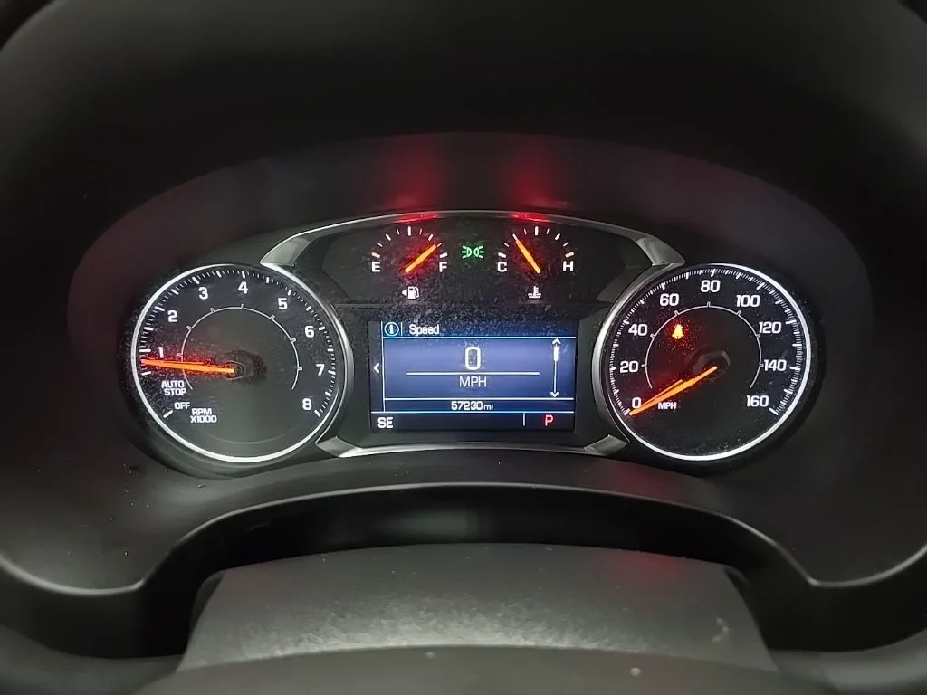 Used 2021 White GMC SLE image 21