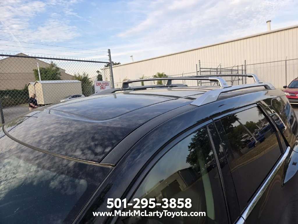 Used 2023 Black Nissan Platinum image 7