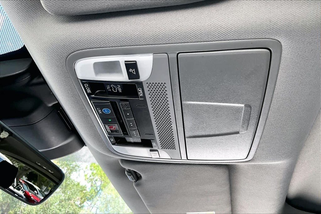 Used 2020 Silver Acura Technology image 32