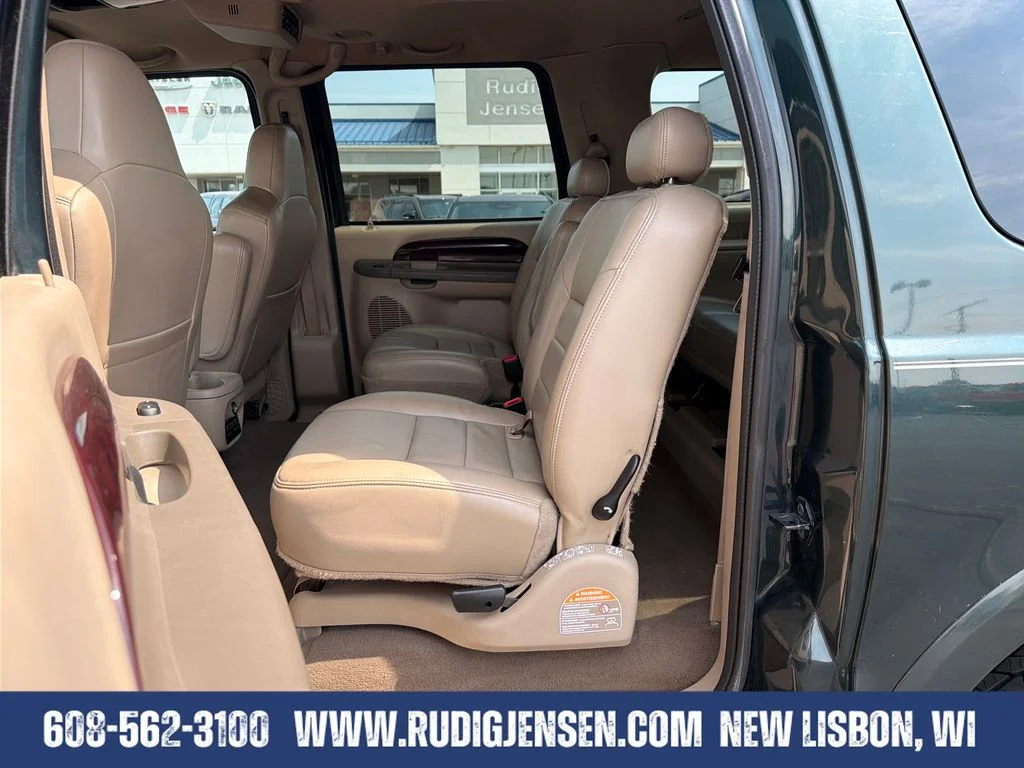 Used 2003 Green Ford Limited image 22