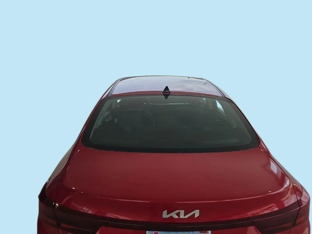 Used 2023 Red Kia LXS image 4