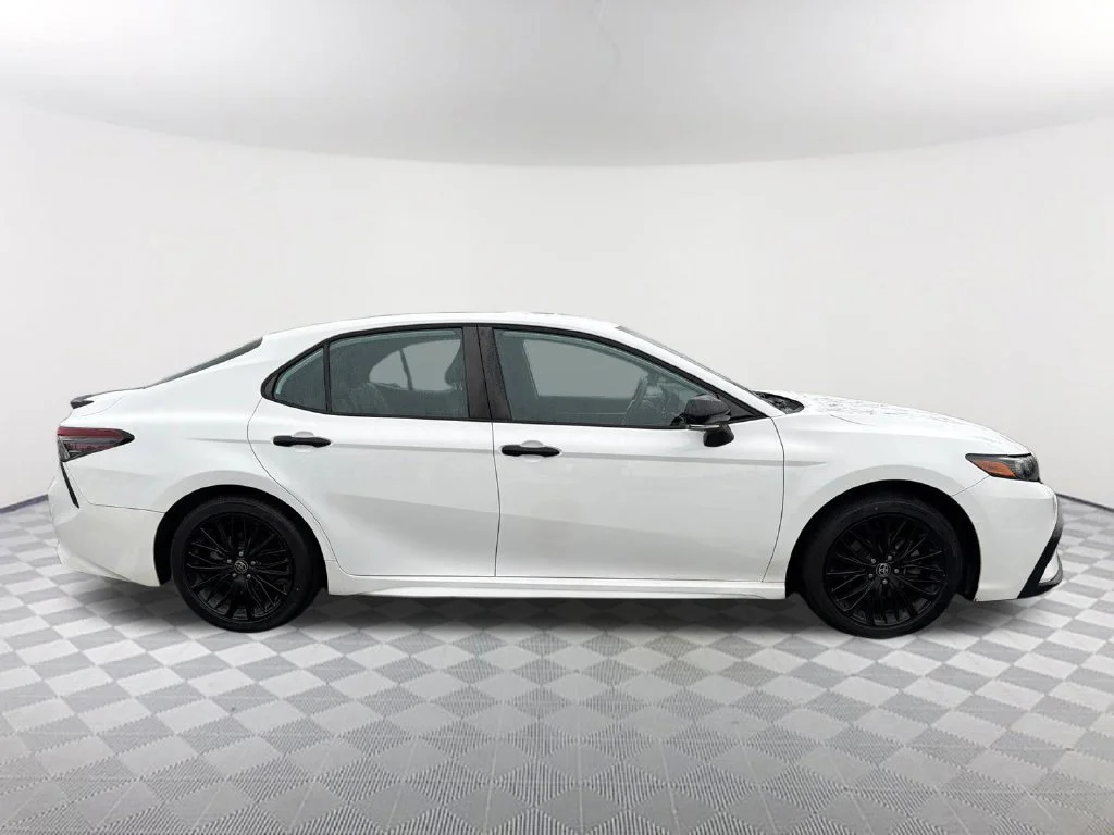 Used 2022 White Toyota SE Nightshade image 4
