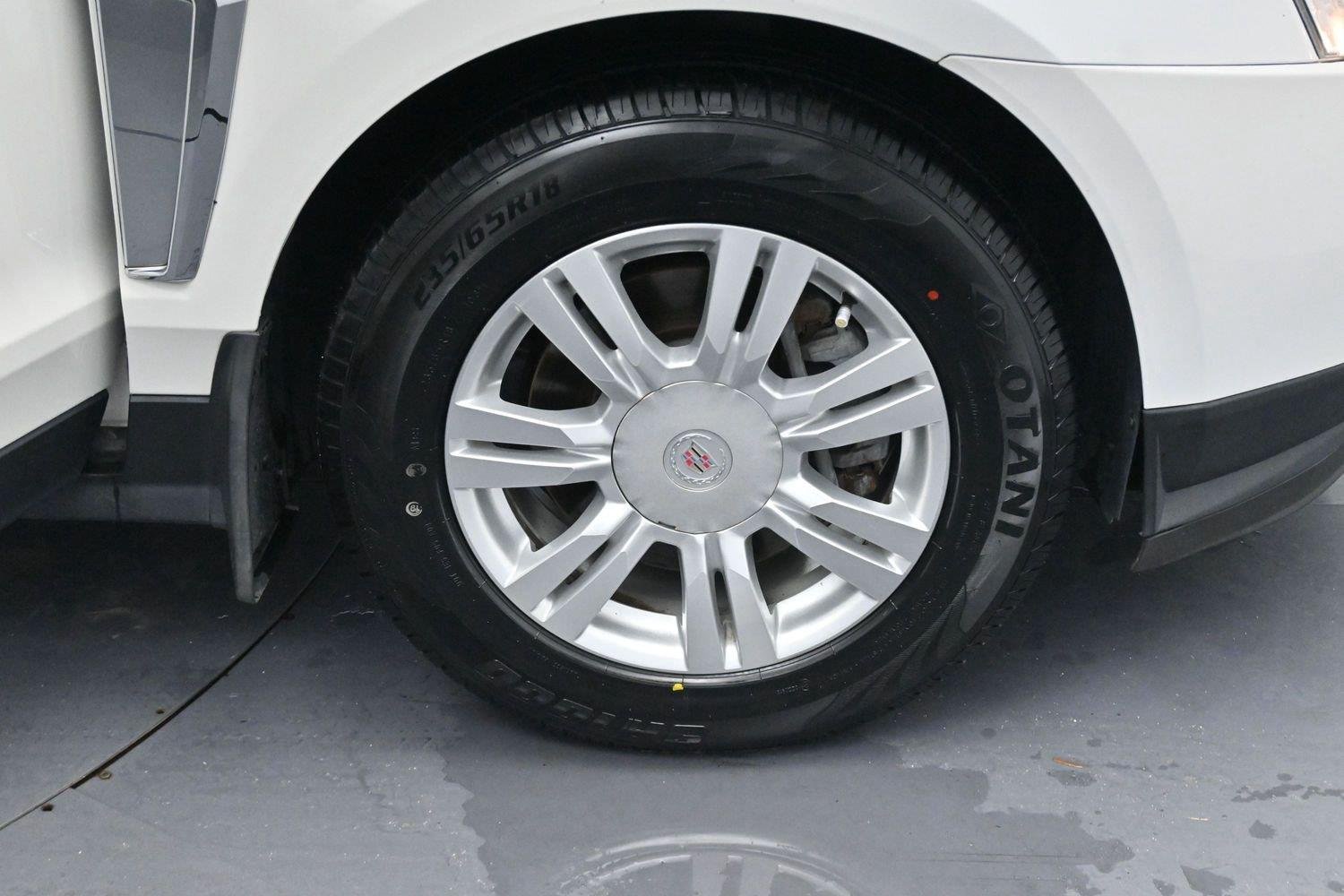 Used 2014 Platinum Ice Tricoat Cadillac Luxury Collection image 33