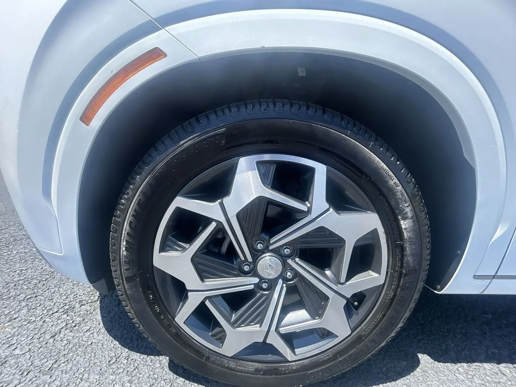 Used 2022 White Hyundai Calligraphy image 16