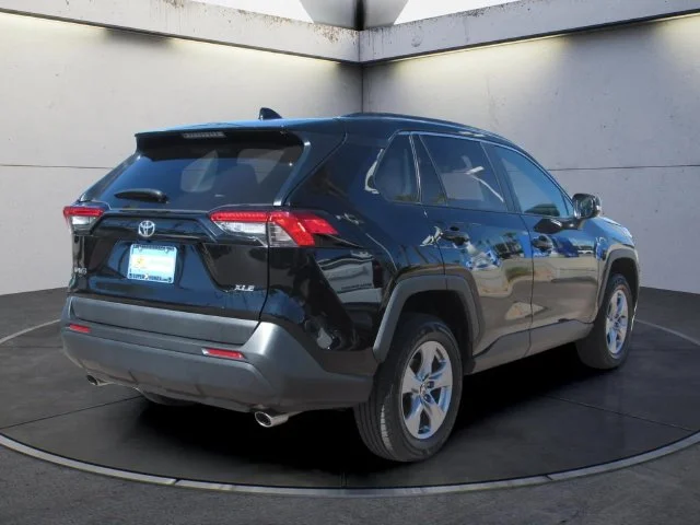 Used 2025 Midnight Black Metallic Toyota XLE image 5