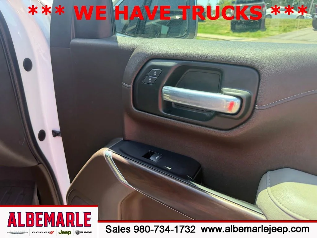 Used 2020 White GMC SLT image 29