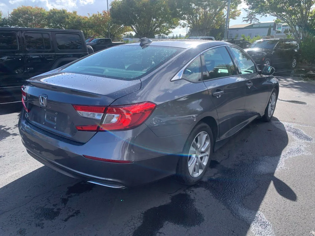 Used 2020 Lunar Silver Metallic Honda LX image 4