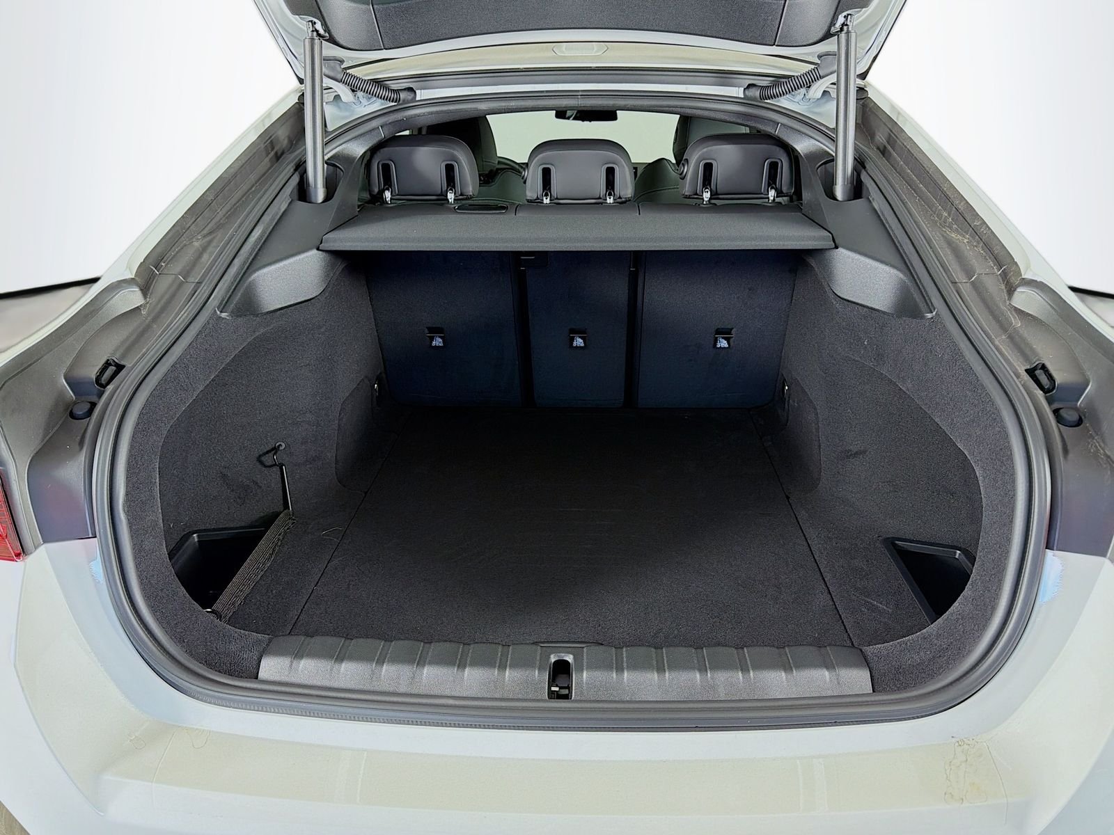 New 2026 Alpine White BMW eDrive40 image 27