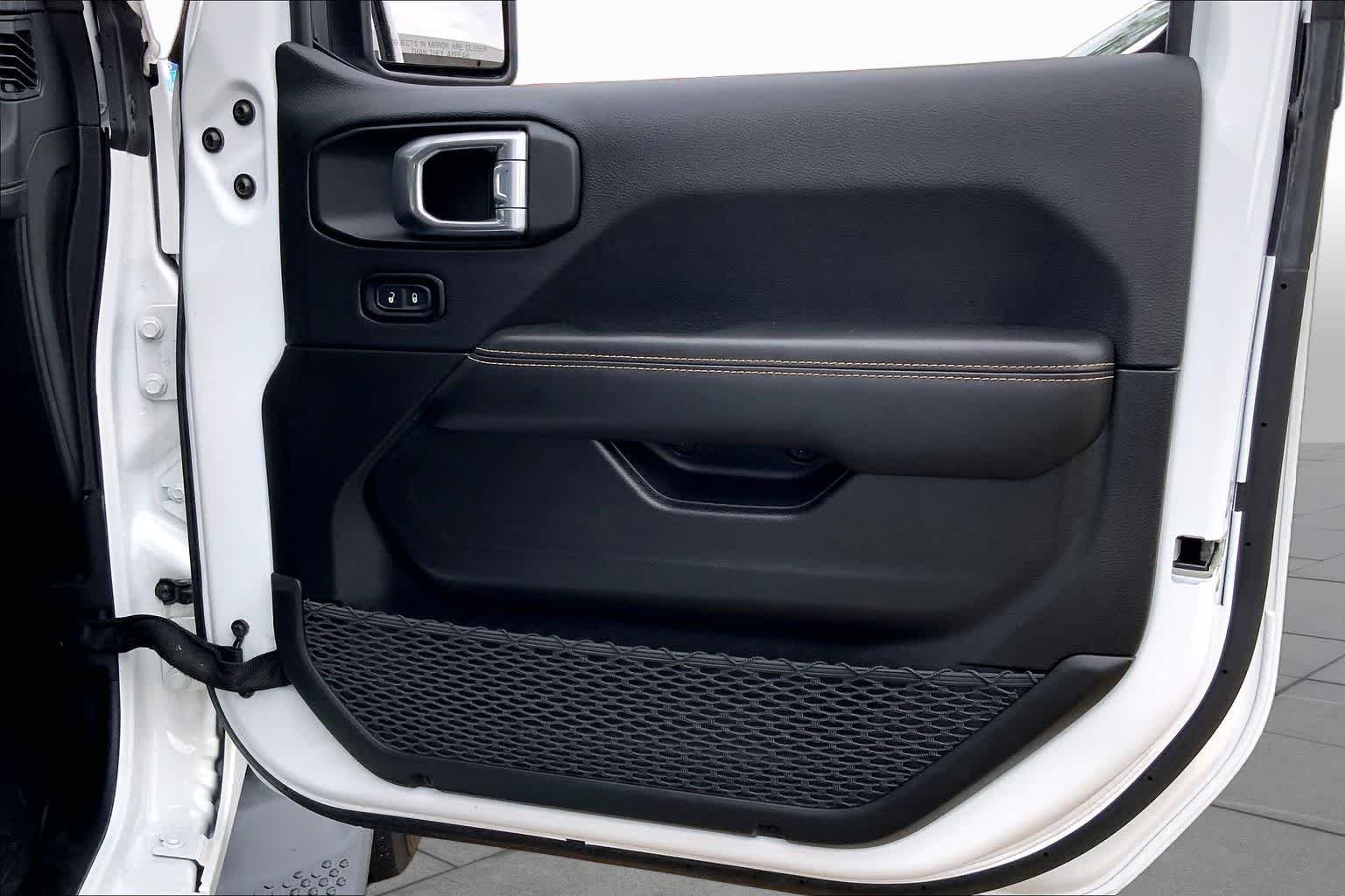 Used 2024 Bright White Clearcoat Jeep Sahara image 23