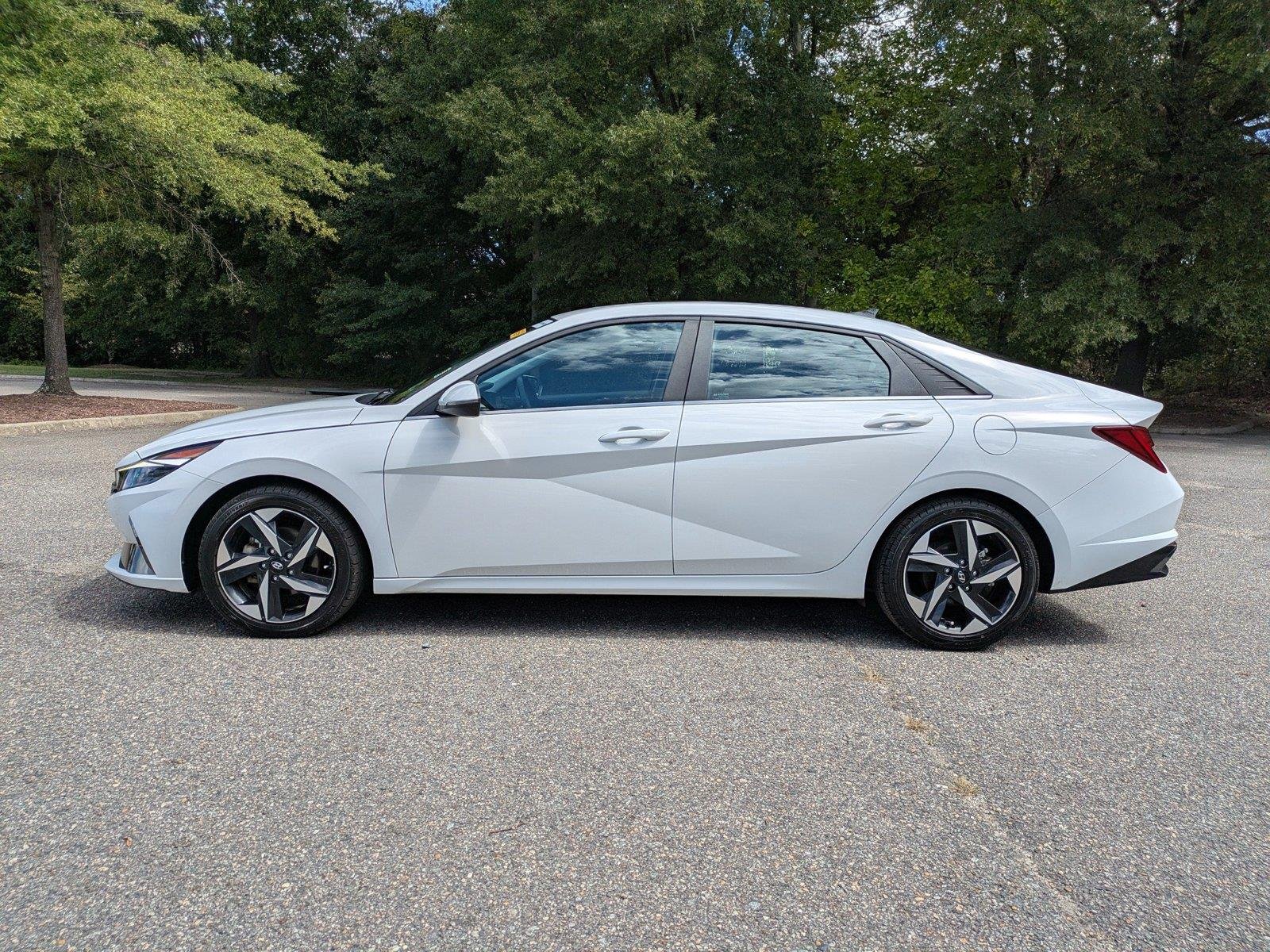 Used 2023 Lunar White Hyundai Limited image 7