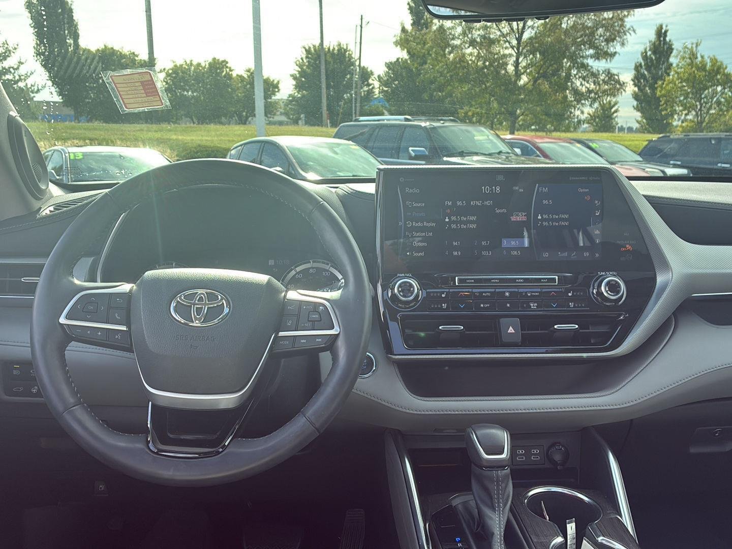 Used 2022 Wind Chill Pearl Toyota Platinum image 6