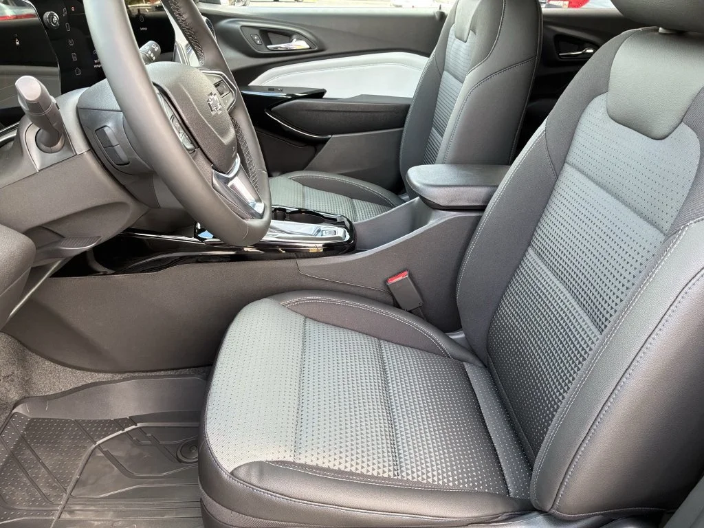 2026 Chevrolet Trax LT - Photo 13