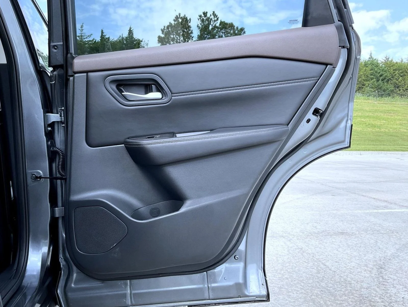 Used 2023 Gray Nissan SL image 18