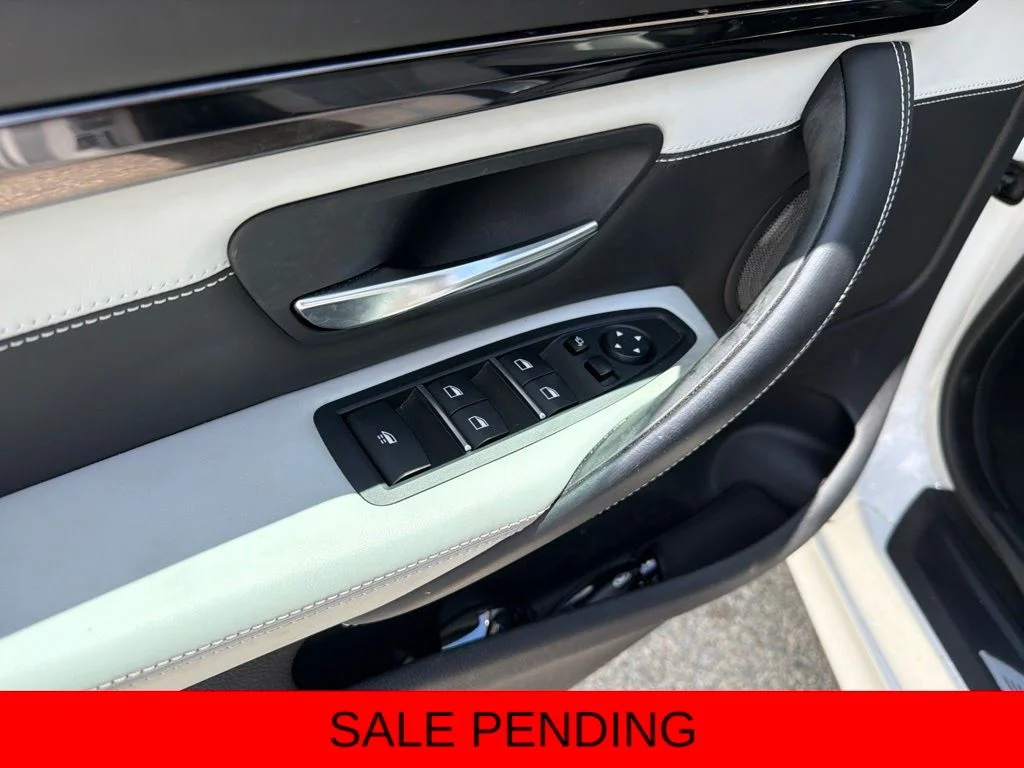 Used 2020 White BMW Base image 17