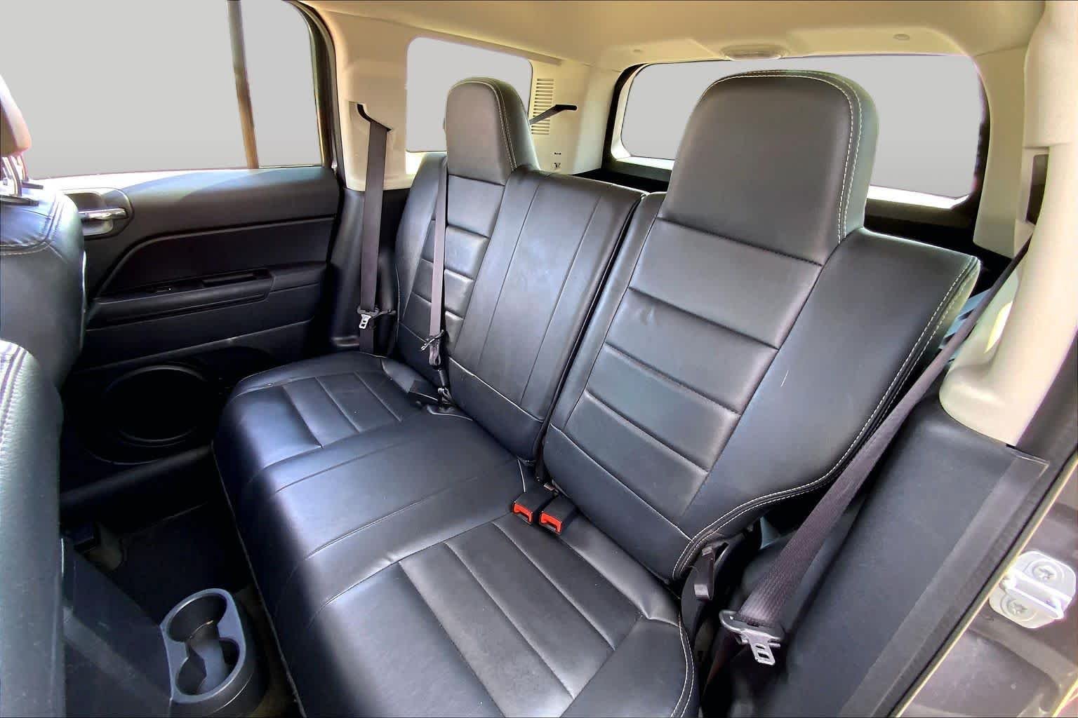 Used 2016 Granite Crystal Metallic Clearcoat Jeep High Altitude Edition image 19