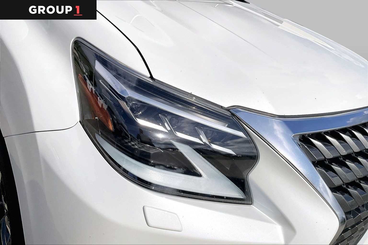 Certified Used 2022 Starfire Pearl Lexus Premium image 25