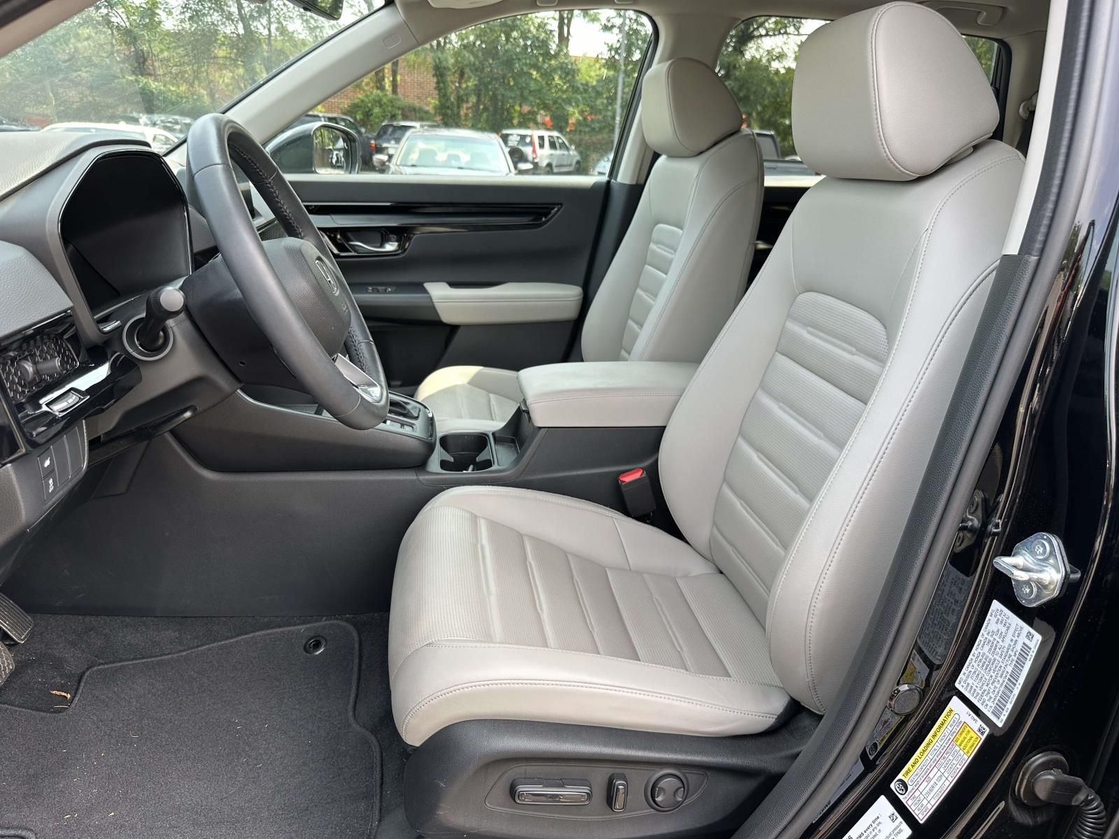 Used 2024  Honda EX-L image 9