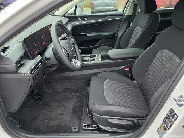 2026 Kia K5 LXS - Photo 12