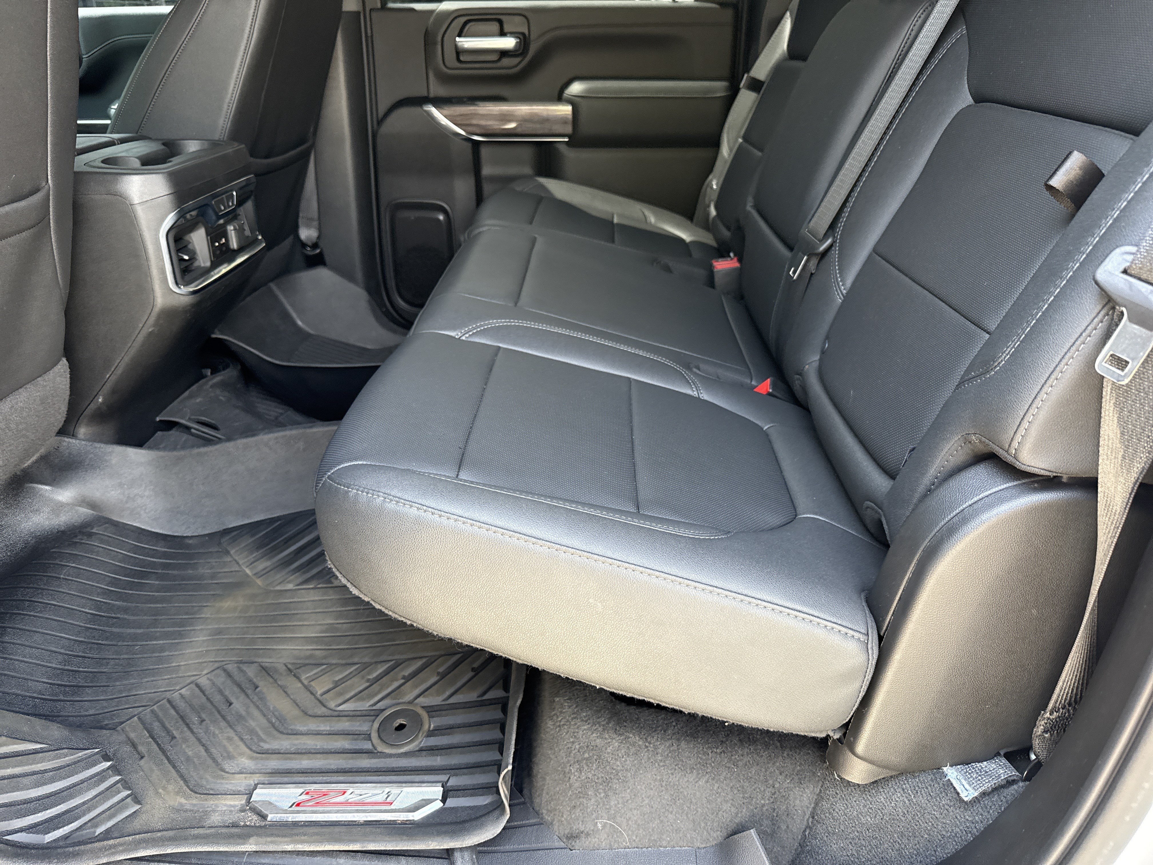 Used 2022 Summit White Chevrolet LTZ image 20