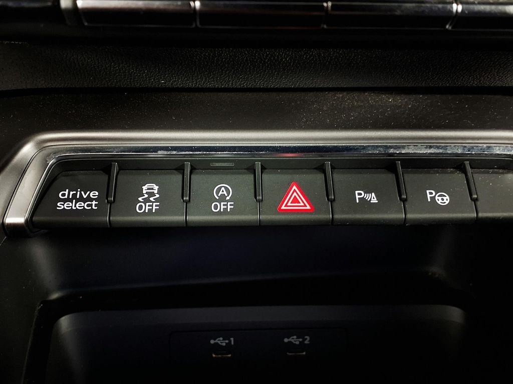 Used 2024  Audi 40 Premium image 23