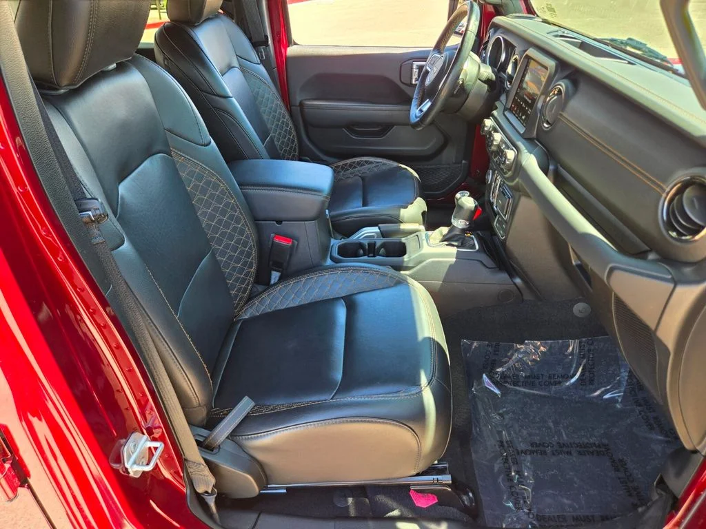 Used 2021  Jeep Unlimited Sahara High Altitude image 13