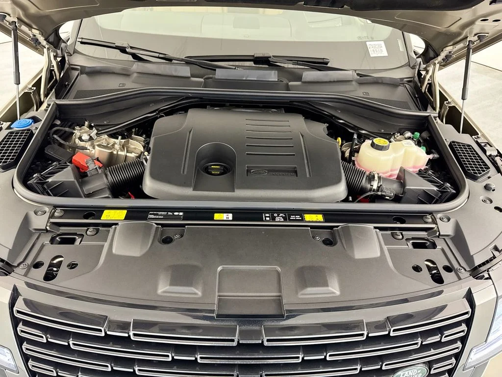New 2026 Batumi Gold Land Rover SE image 31