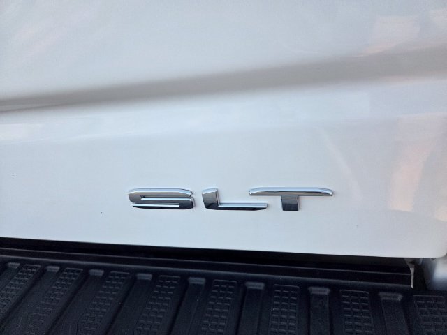 2026 GMC Sierra 1500 SLT - Photo 14