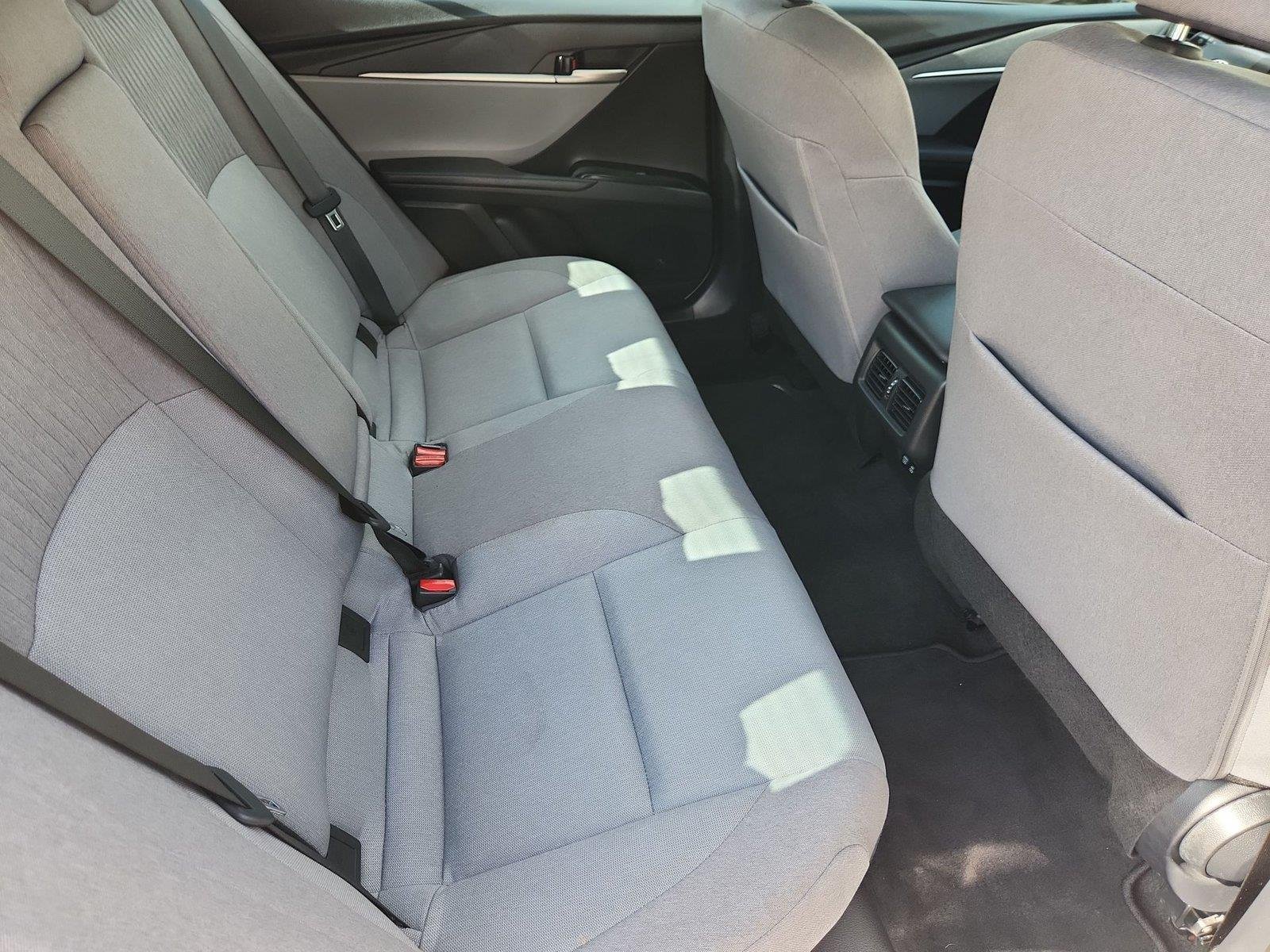 2025 Toyota Camry photo 27 of 34