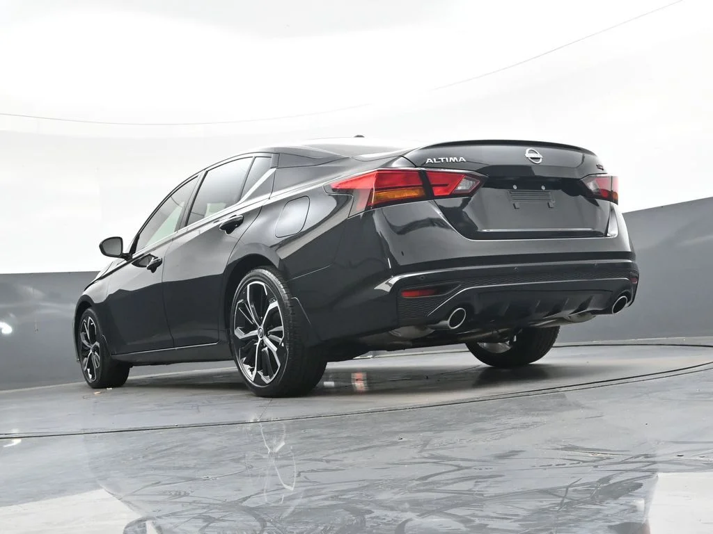 Used 2025 Black Nissan 2.5 SR image 47