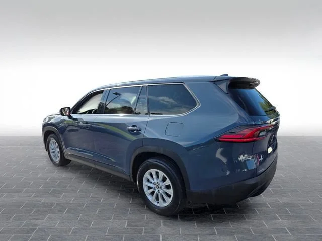 Used 2025 Gray Toyota XLE image 5