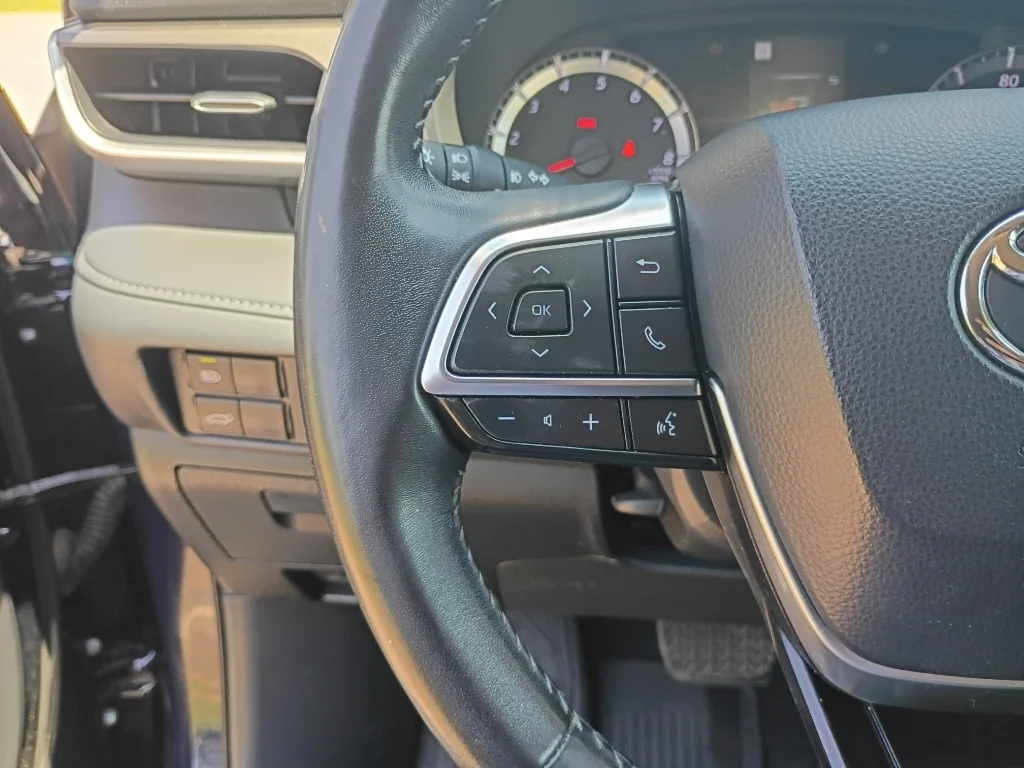 Used 2020 Blueprint Toyota LE image 32