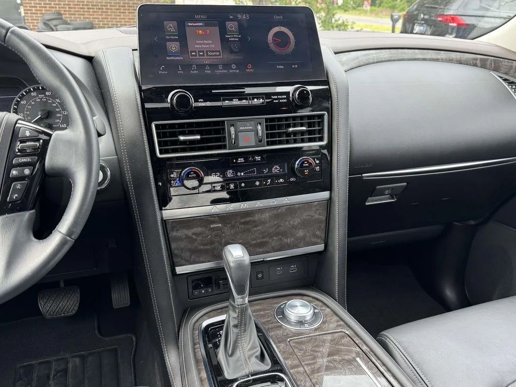 Used 2023 Red Nissan Platinum image 3
