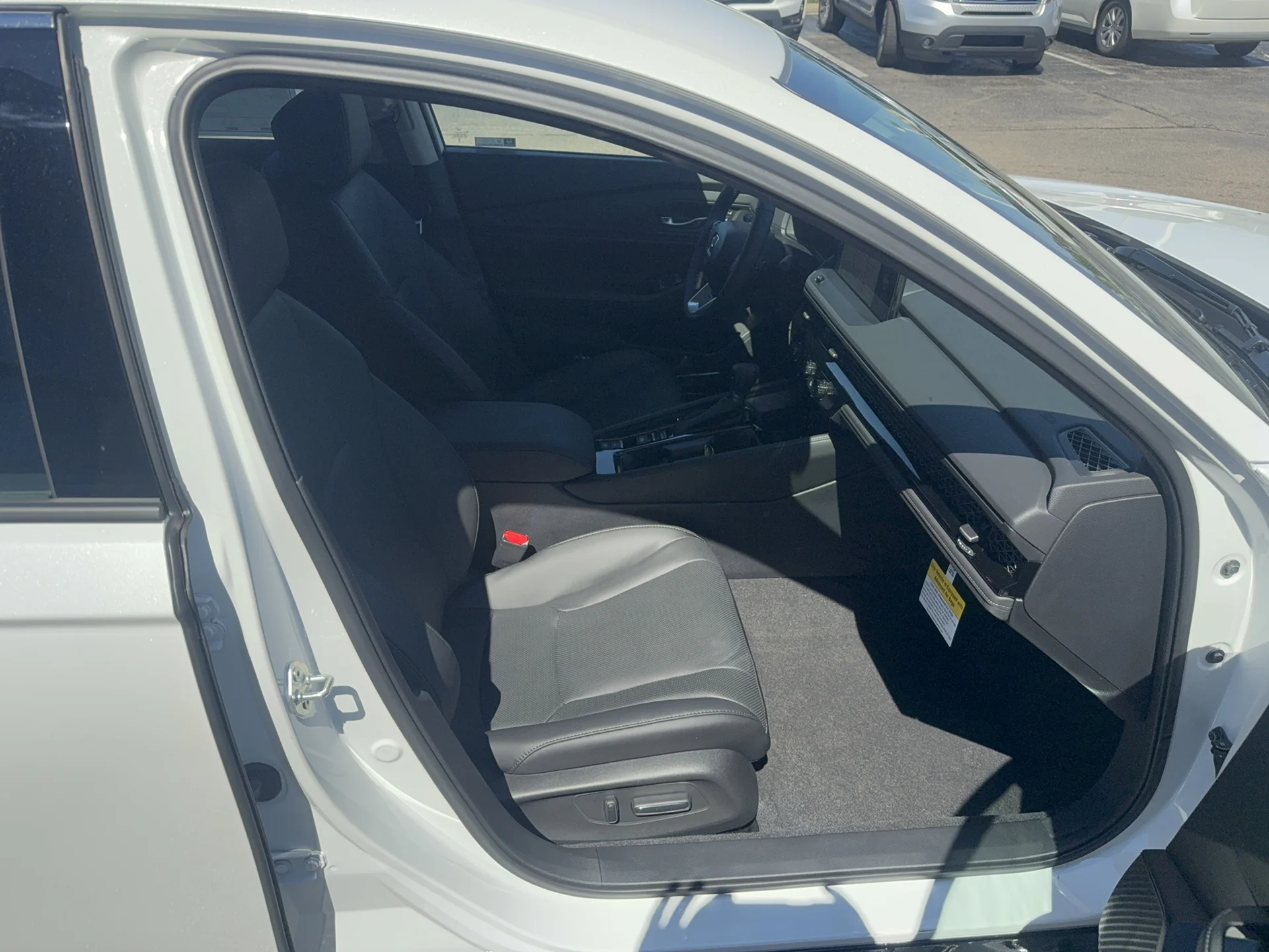 New 2026 Platinum White Pearl Honda Touring image 15