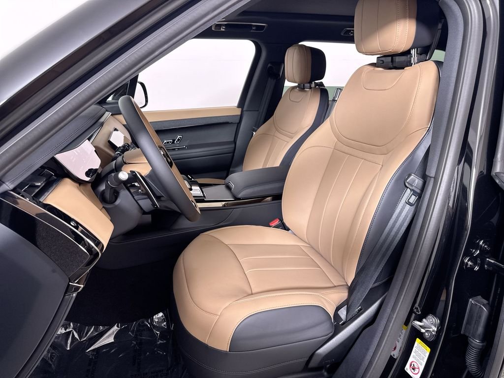 New 2027 Santorini Black Land Rover Dynamic SE image 11