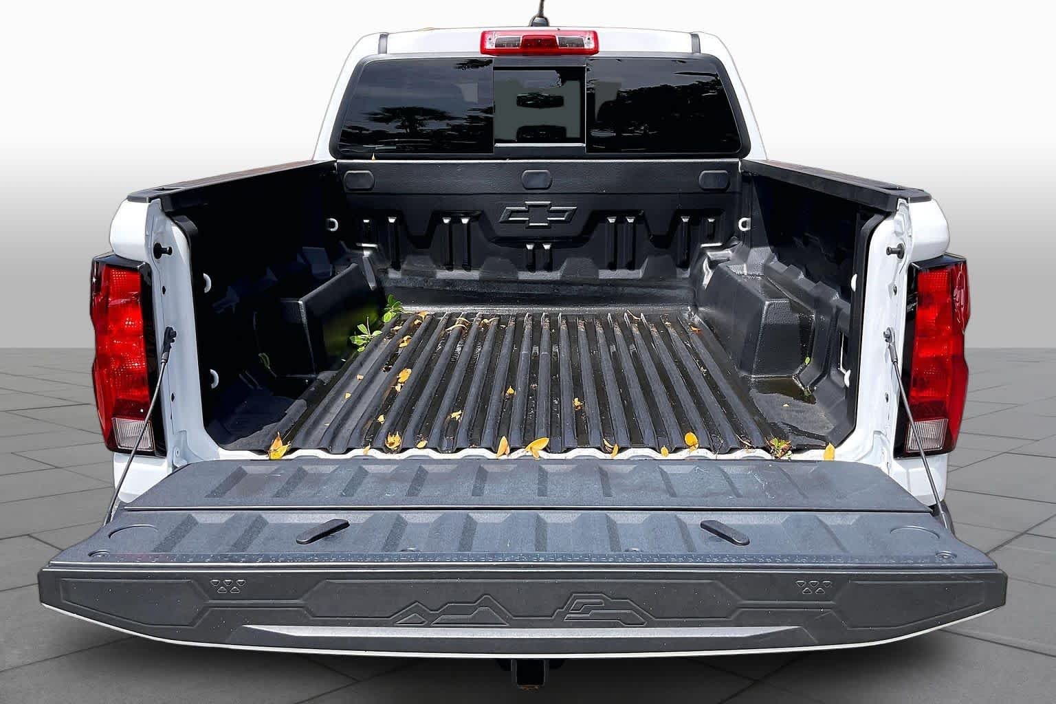 Used 2025 Summit White Chevrolet 4WD Trail Boss image 34