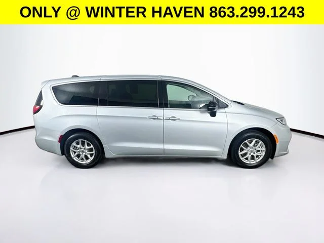 Used 2024 Silver Chrysler Touring L image 8