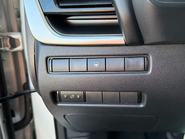 Used 2022 Silver Nissan SV image 27