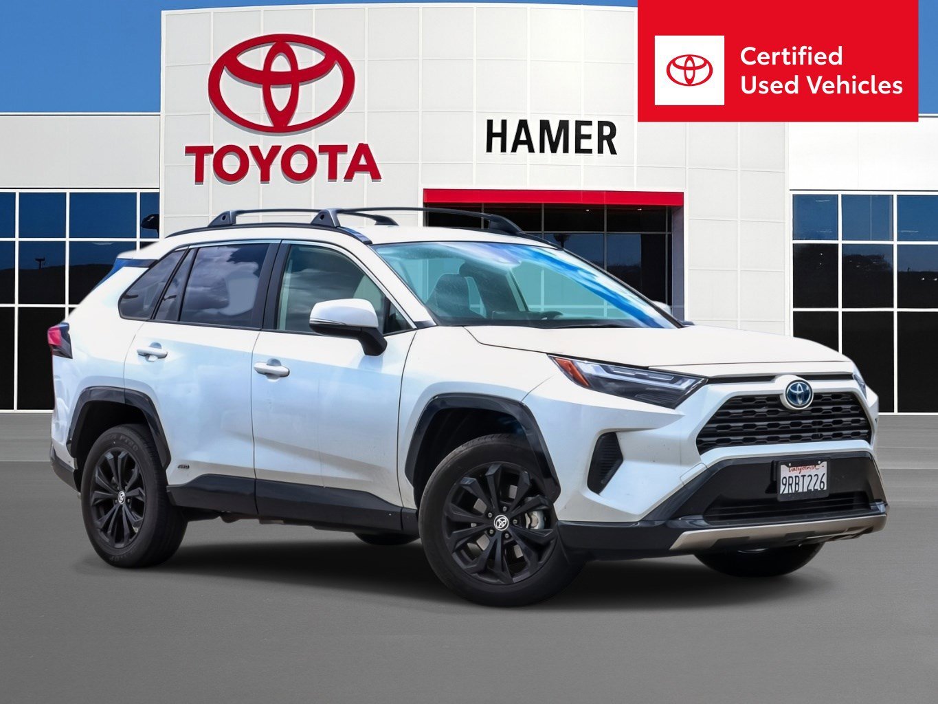 Used 2024 Wind Chill Pearl Toyota Hybrid SE image 1