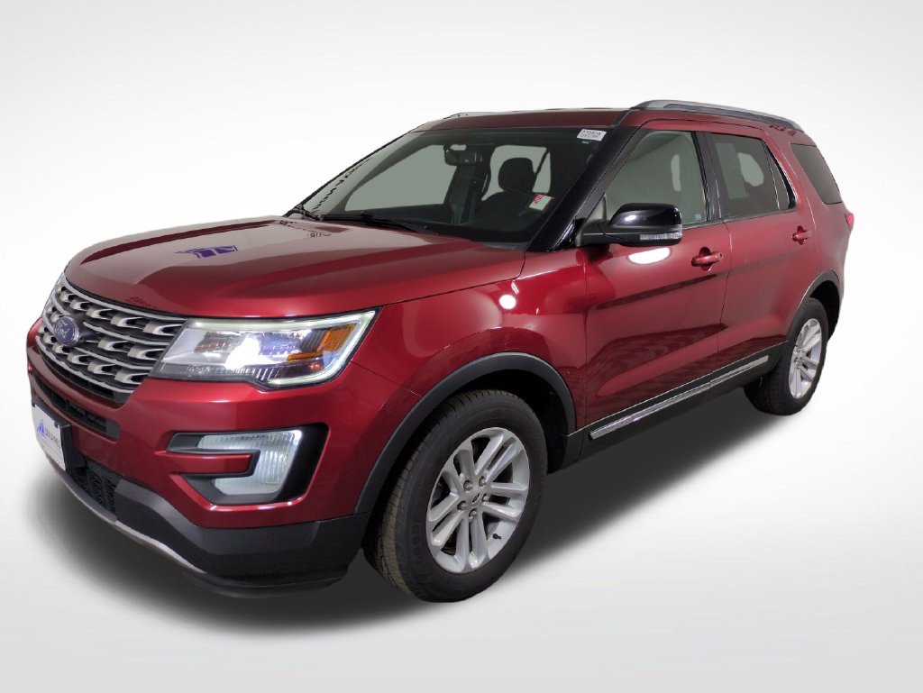 Used 2017 Ruby Red Metallic Ford XLT image 1