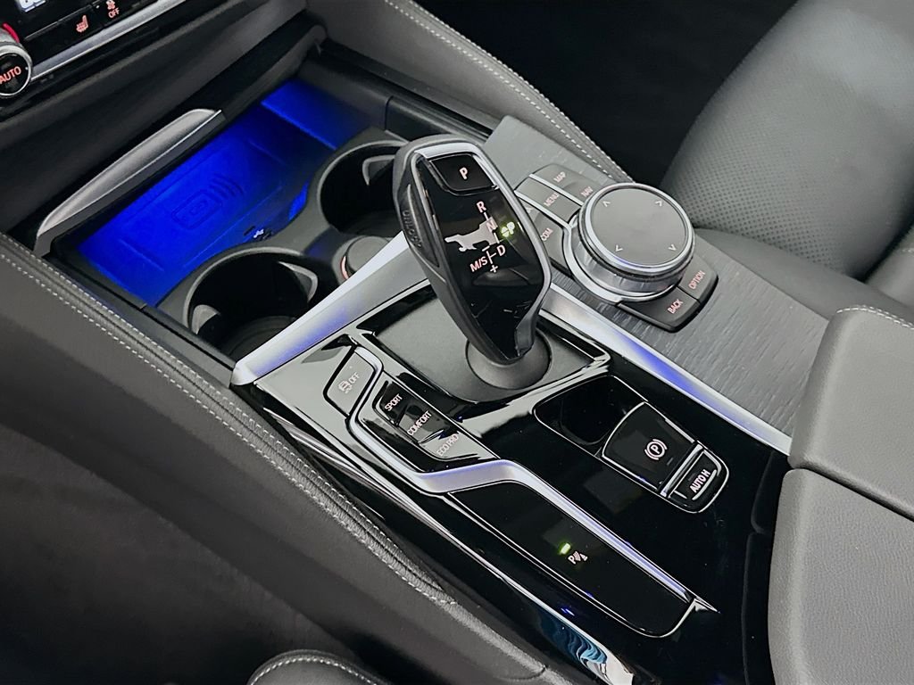 Used 2021 Black Sapphire Metallic BMW 540i image 17