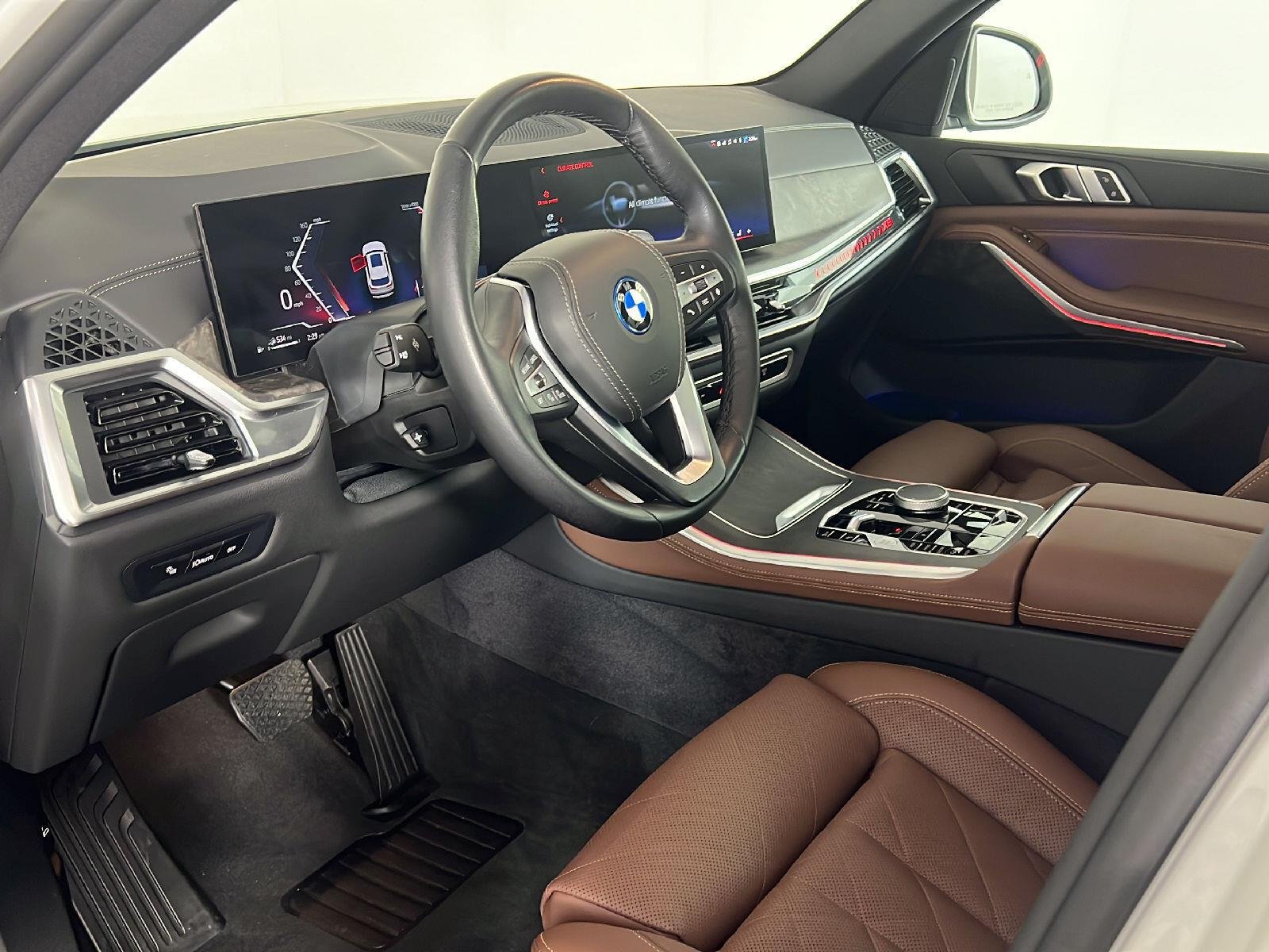 New 2026 Mineral White Metallic BMW xDrive50e image 9