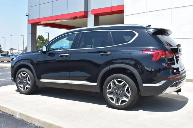 Used 2021 Black Hyundai Limited image 7