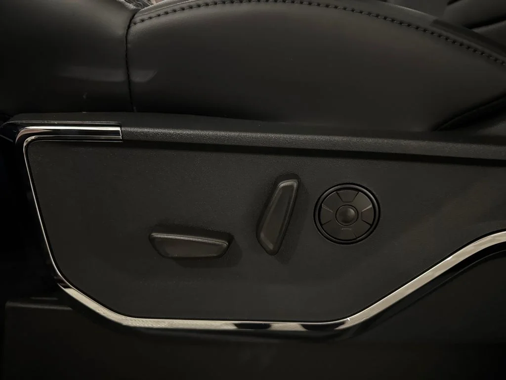 New 2026 Black Ford Platinum image 29