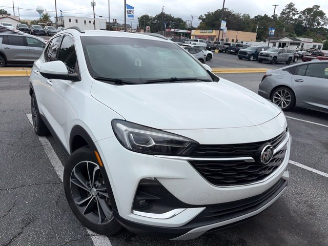Used 2022 White Buick Essence image 2