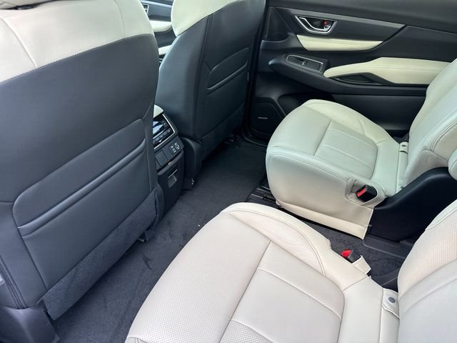 New 2026 CRYSTAL WHITE PEARL Subaru Limited 7-Passenger image 15