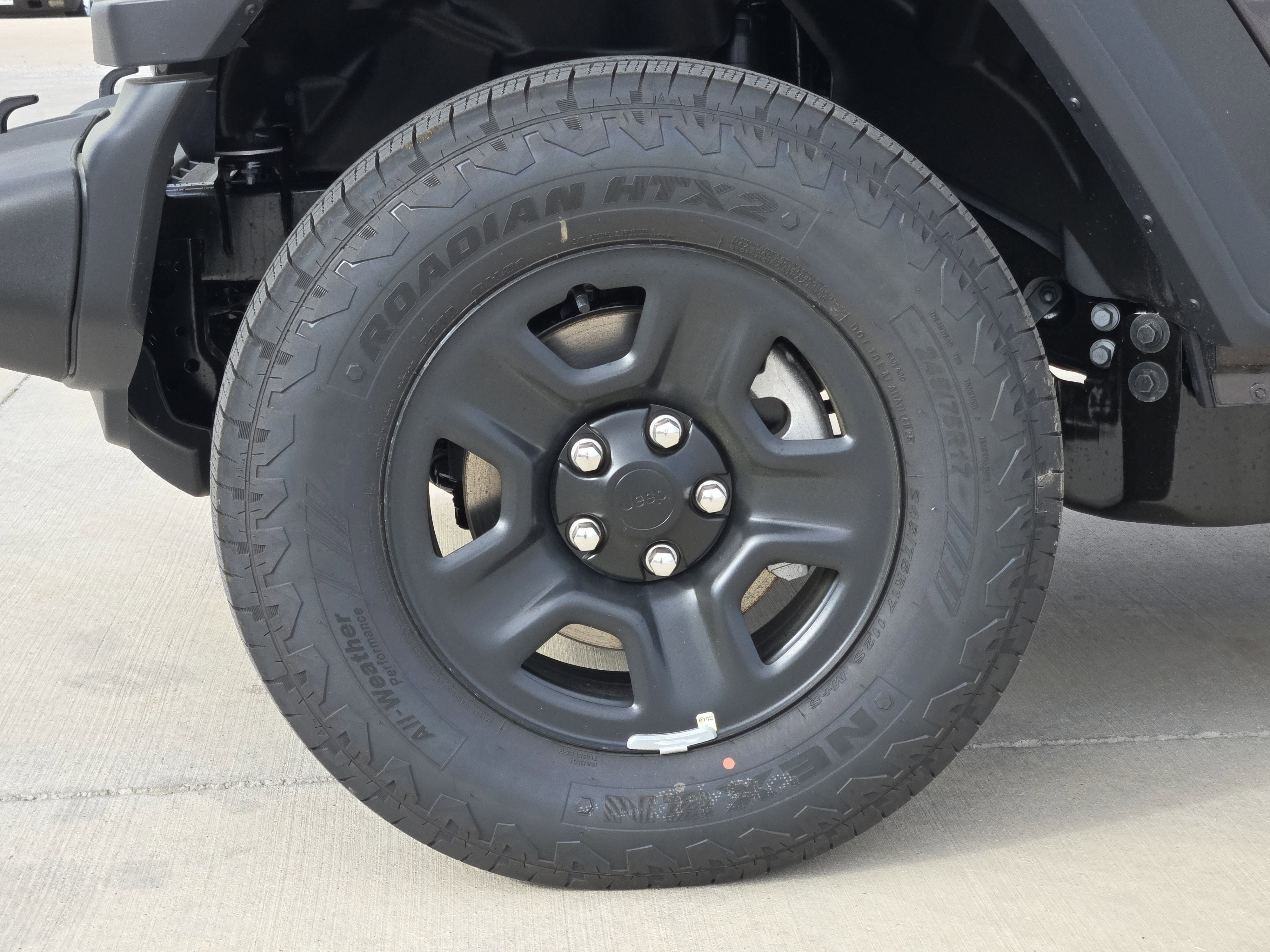 New 2026 Granite Crystal Metallic Clearcoat Jeep Sport image 9
