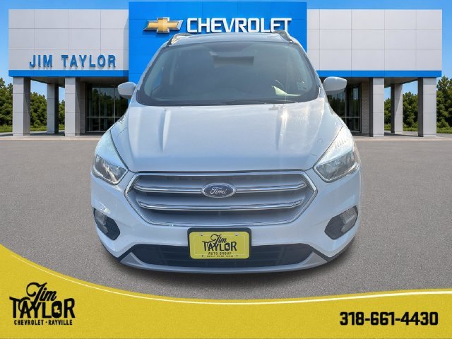 Used 2018 White Ford SE image 9