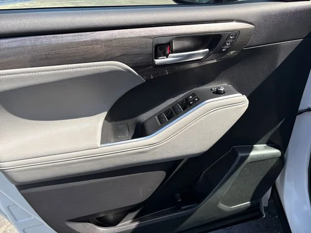 2024 Toyota Highlander Limited - Photo 13
