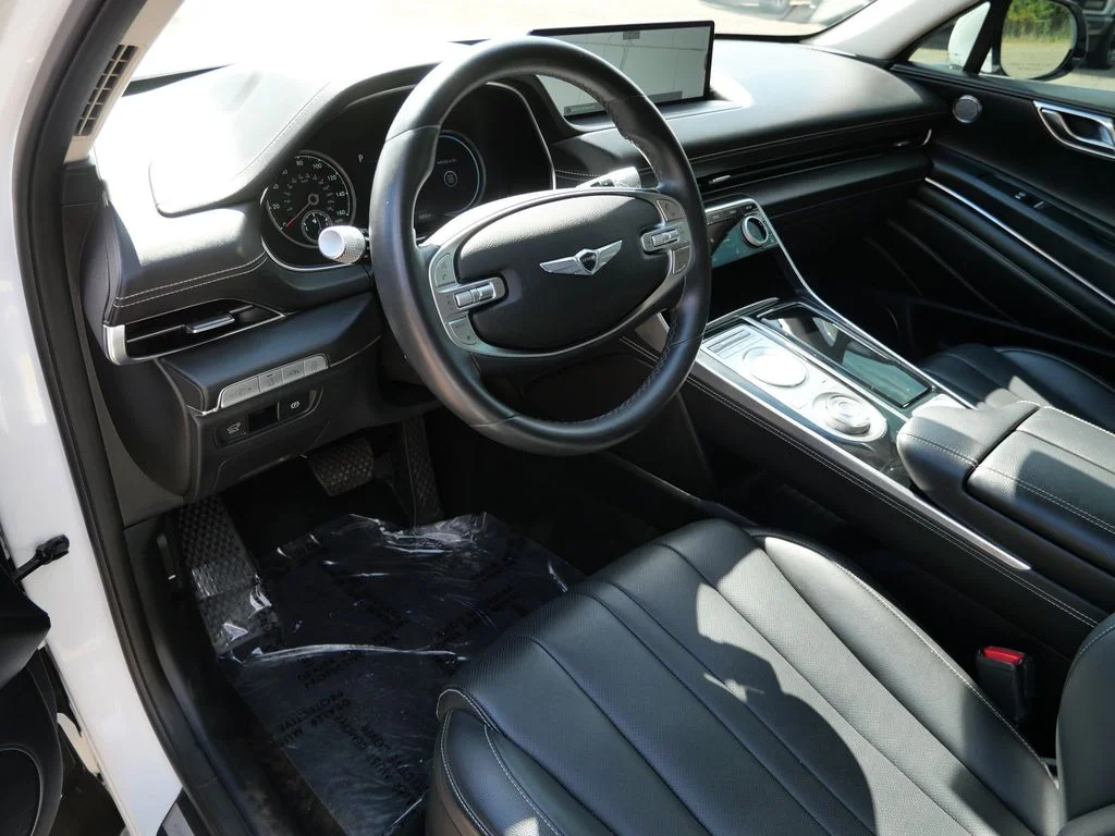 Certified Used 2021 White Genesis 2.5T image 3