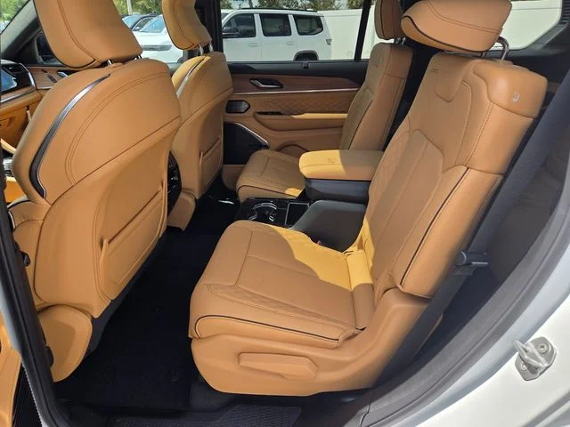 New 2027 Bright White Clearcoat Jeep Summit image 6